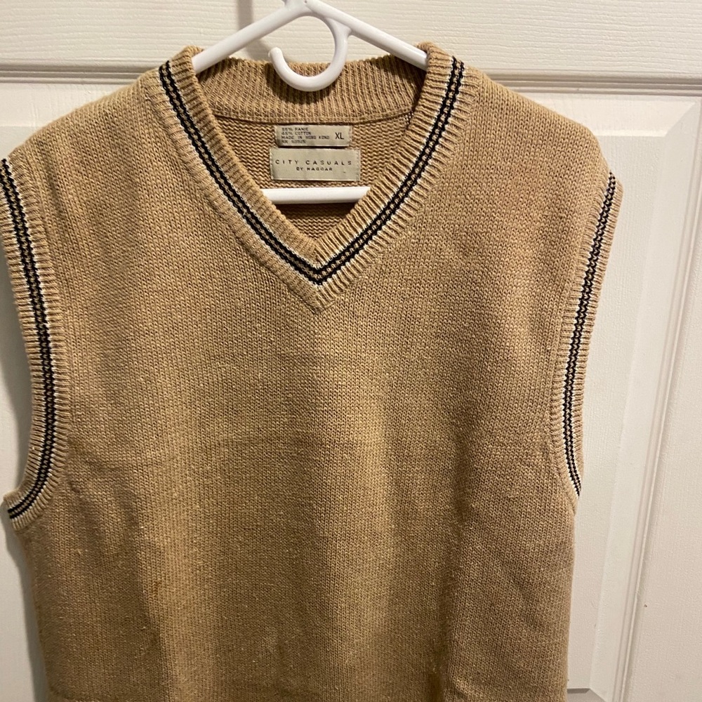 Sweater vest